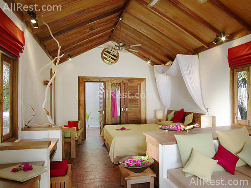 Reethi Beach Resort 9